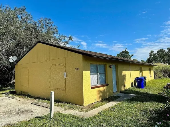 208-210 Charlotte Ave, Fort Myers, FL 33916