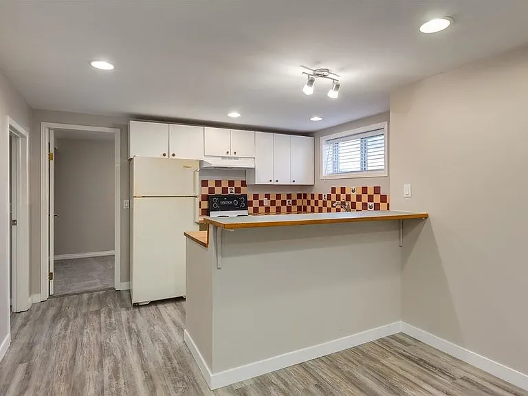 100 Lynndale Rd SE — Photo 5
