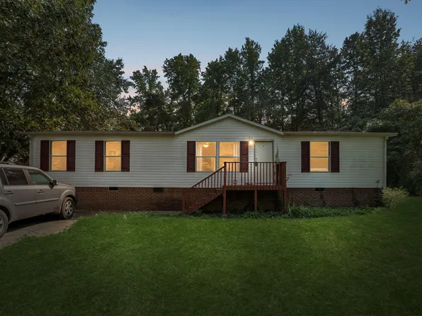 203 Northern Trails Dr, Soddy Daisy, TN 37379