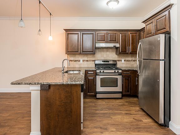 3rd image of 6111 Fillmore Pl APT 305