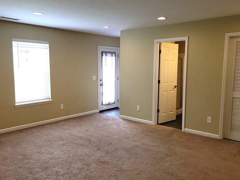 9435 Tanhurst Dr — Photo 4