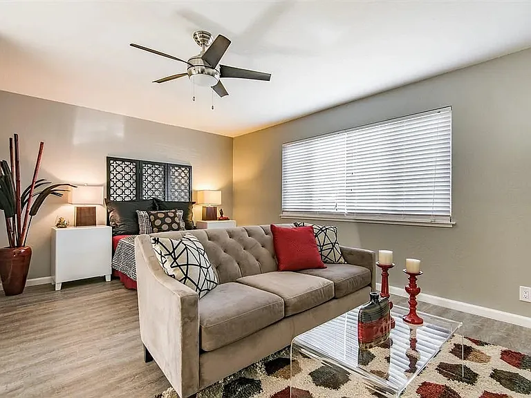 3680 Greenlee Dr #13 — Photo 6