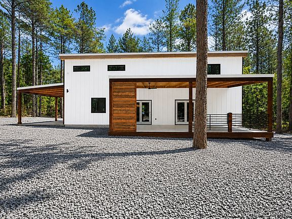 3rd image of 269 Springwood Trl