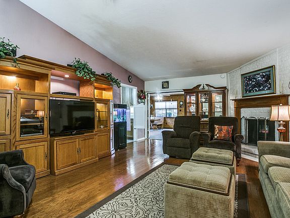 4th image of 1730 Highgate Dr