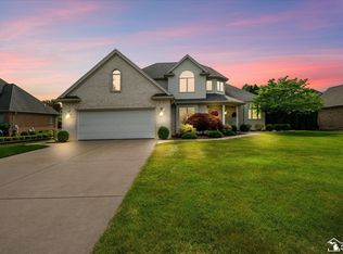 862 Saint James Park Ave, Monroe, MI 48161
