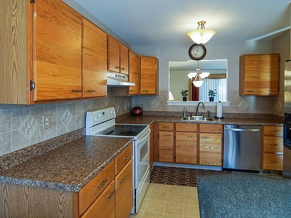 3rd image of 846 Sabina Cir