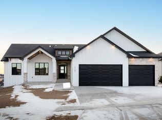2109 Tule Ln, Bismarck, ND 58503