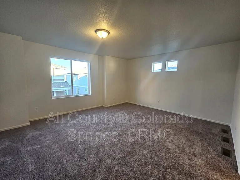 9256 Lytle Grv — Photo 8