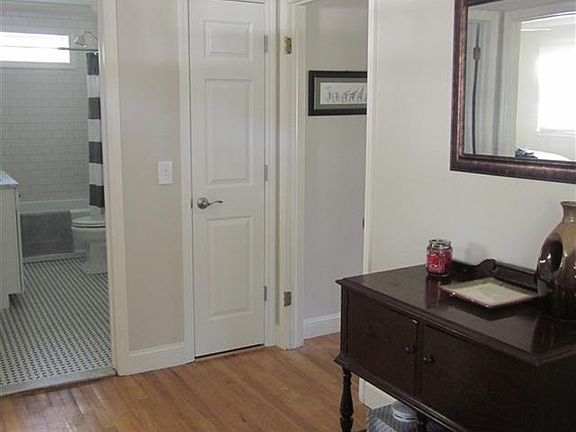4th image of 14 Springwood Dr