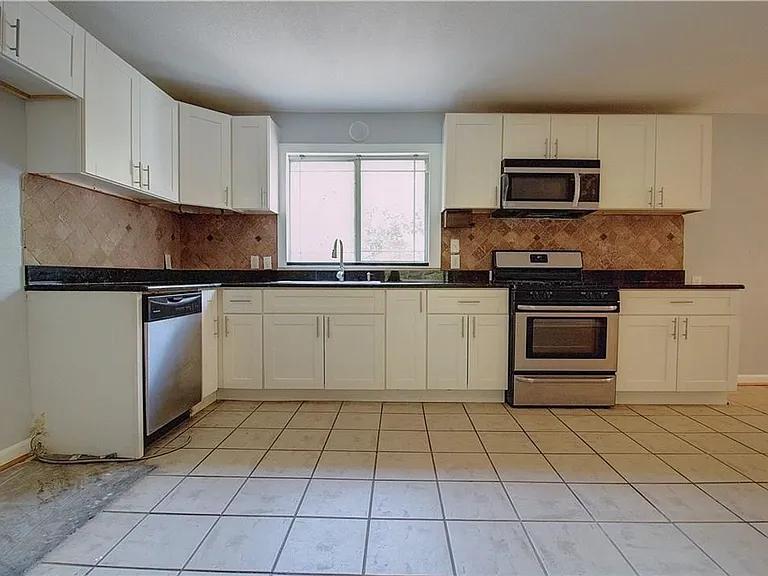 8115 Claremont Dr — Photo 7