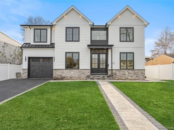 45 Mist Lane, Westbury, NY 11590