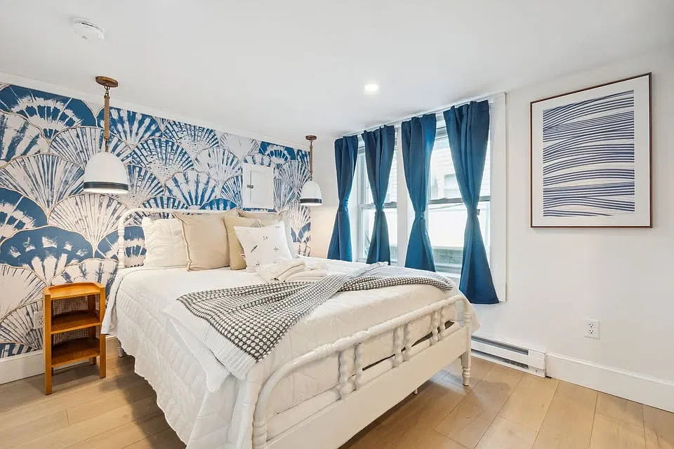 61 Ocean Blvd — Photo 1