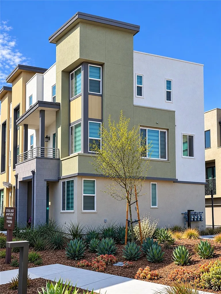 3 bed, 1840 sqft, $4,095 — Photo 1
