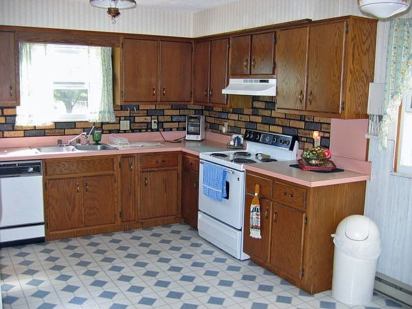 2nd image of 217 Water St