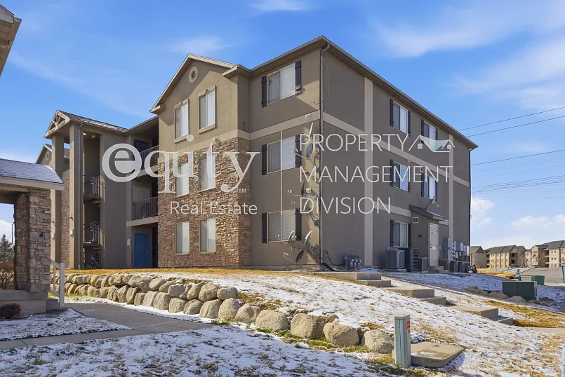 3812 E Rock Creek Rd — Photo 3