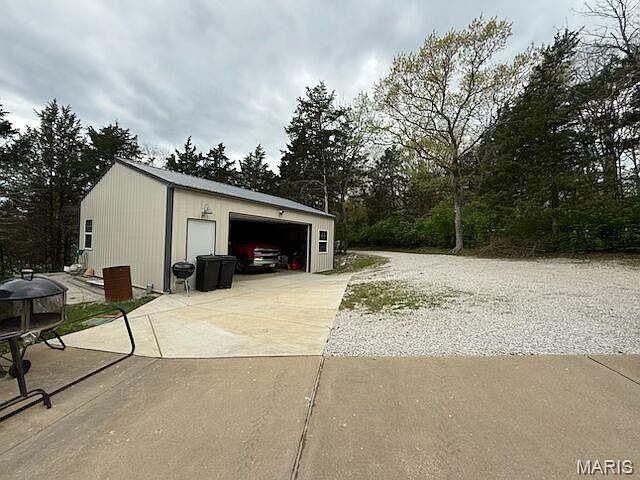 2nd image of 6951 Rivermont Trl