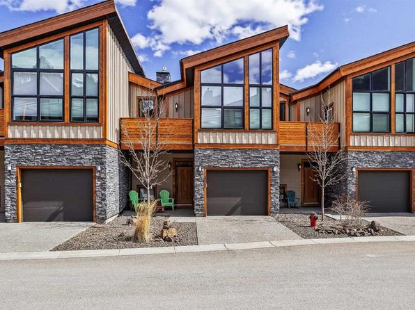 303 SW Riva Pl, Canmore, AB T1W 3L4