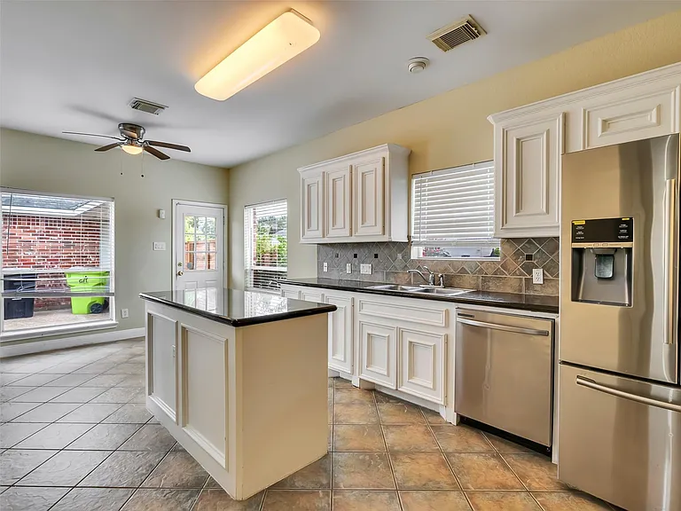 4409 Juan Carlos Ct — Photo 11