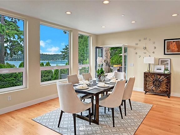 4th image of 2405 E Lake Sammamish Pl SE
