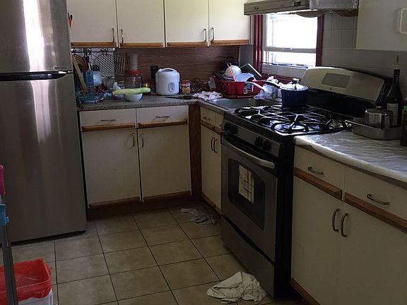 Kitchen - main floor