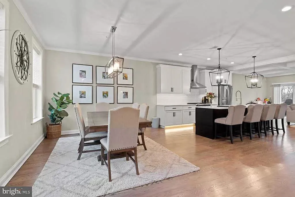 3 bed, 2.5 bath, 2854 sqft, $3,900 — Photo 4
