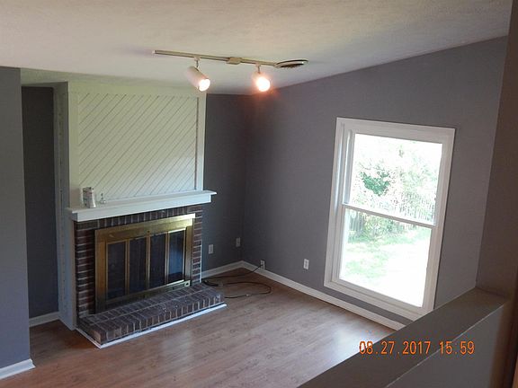 4th image of 312 Sandwood Pl