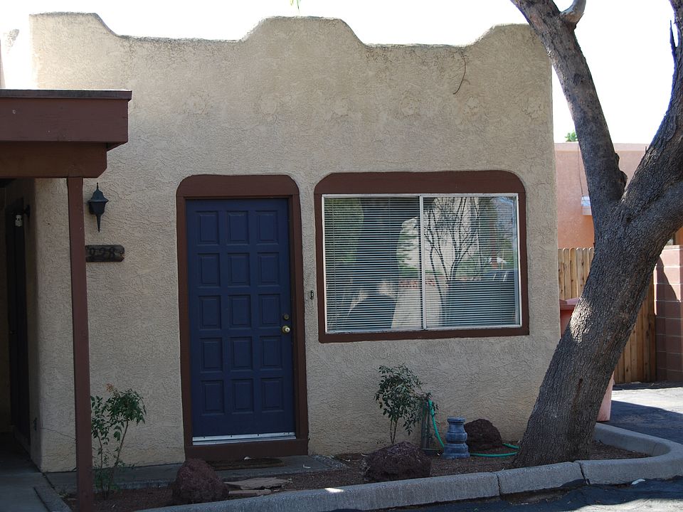 *Community photo - may not depict actual unit