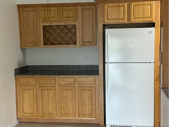 3rd image of 9937 S Cicero Ave APT 203