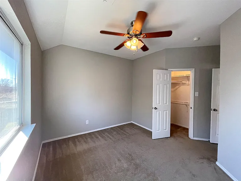 9787 Old Field Dr — Photo 8