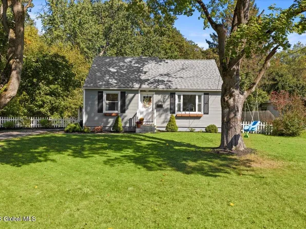 204 Heckeler Drive, Glenville, NY 12302