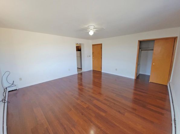 913 Main St #2R