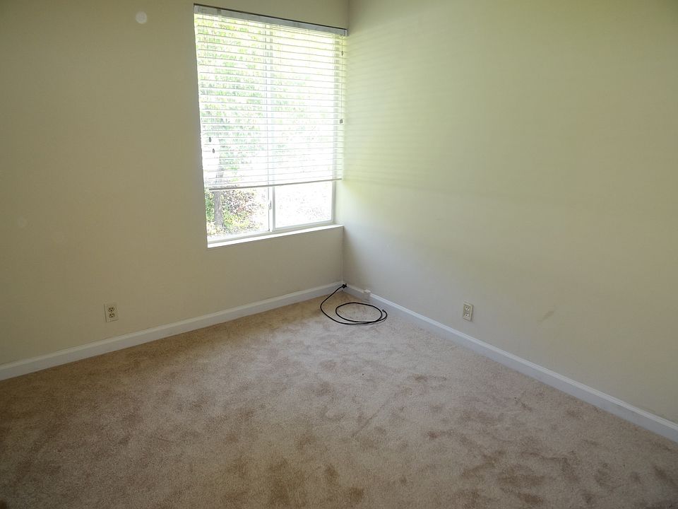 2nd image of 1906 Scepter Ct