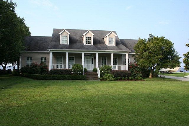 1st image of 121 Benbury Dr