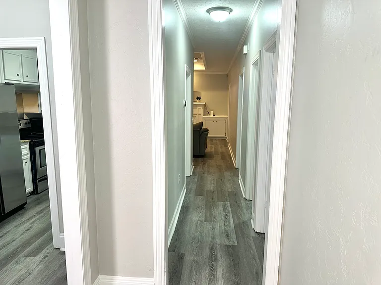 8 Stanford Ct — Photo 5