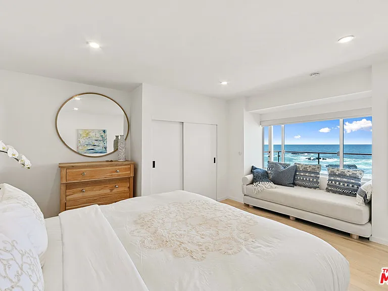 24928 Malibu Rd — Photo 40