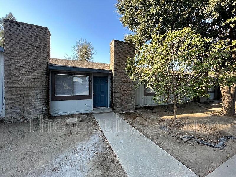 1st image of 5731 W Hillsdale Ave