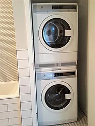 Rented by Space Marketing Shop