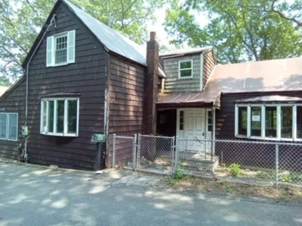 10 Oak Rd, Middleton, MA 01949