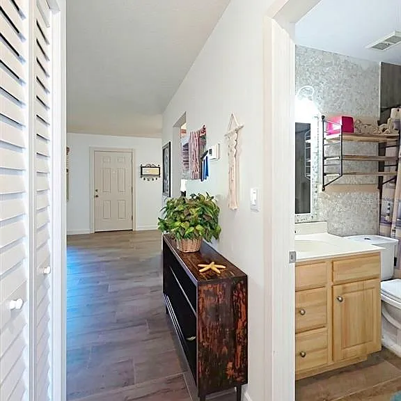 400 Oakridge Blvd #60 — Photo 10