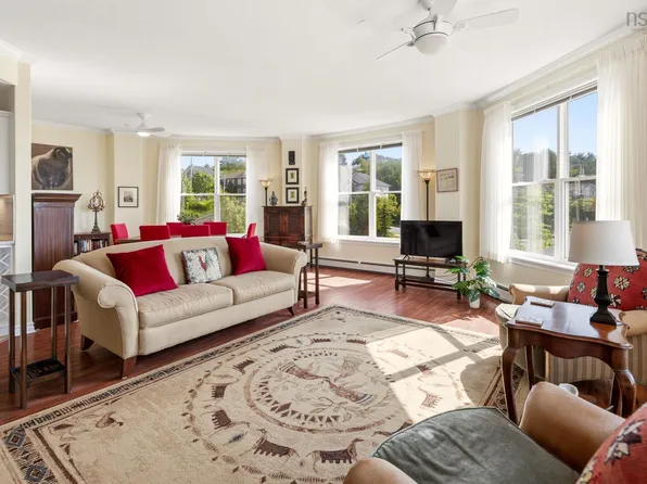 120 Southgate Dr #414, Halifax, NS B4A 0B1