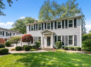 958 N Arrowhead Dr, Palatine, IL 60074