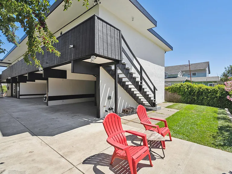 3441 Laguna Ave #2 — Photo 51