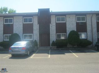 7555 Woodview St, Westland, MI 48185