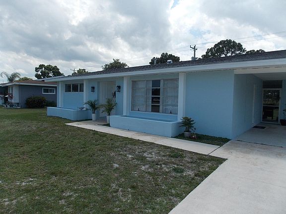 2nd image of 114 NW Airoso Boulevard