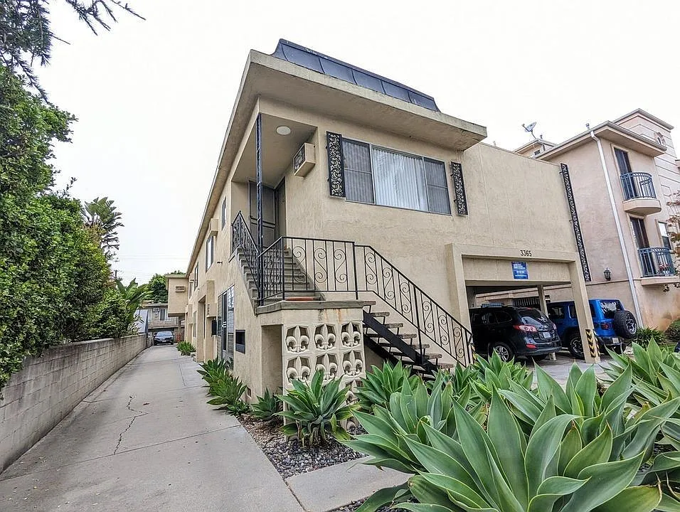 3365 Keystone Ave — Photo 3
