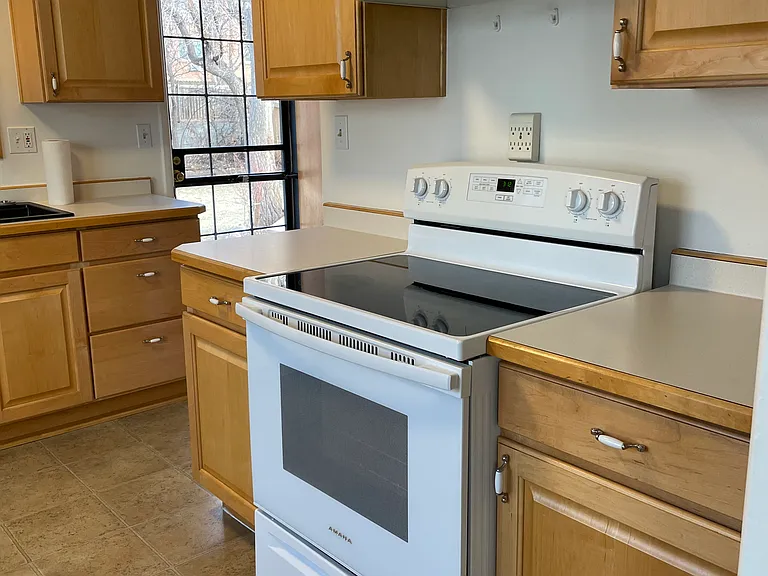 2468 S Birch St — Photo 7