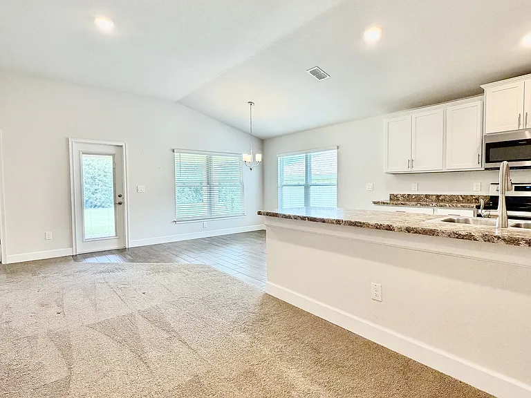 633 W Rexford Dr — Photo 32