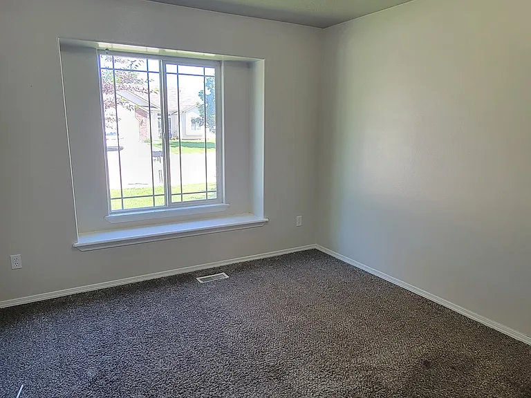 11461 Sanders St — Photo 8