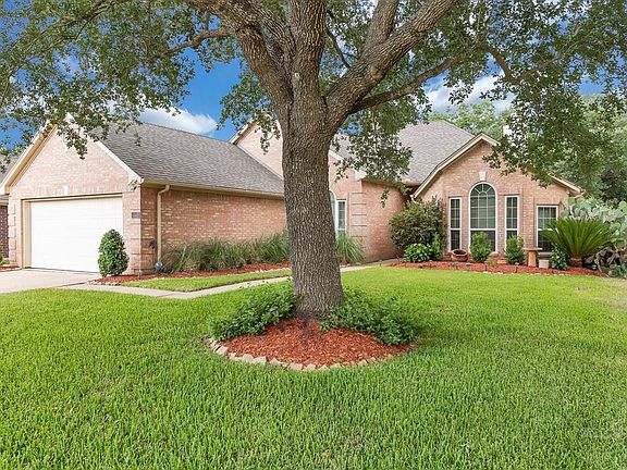 3rd image of 5302 Bay Pines Dr