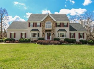 2 Starview Dr, Flemington, NJ 08822